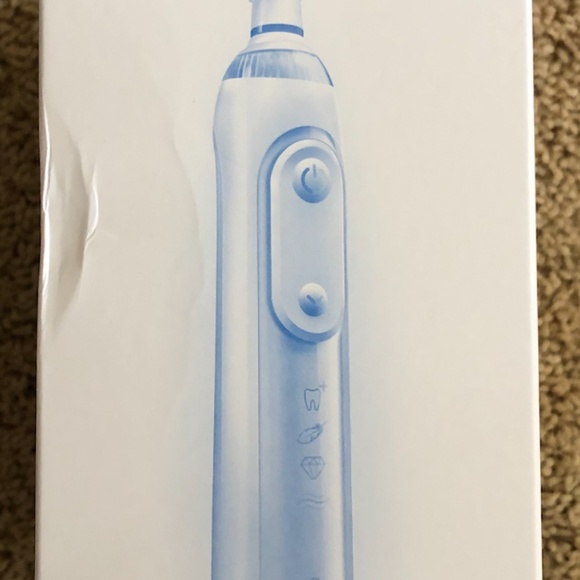 Oral-B Electric Rechargeable Toothbrush #2 - Picture 2 of 4